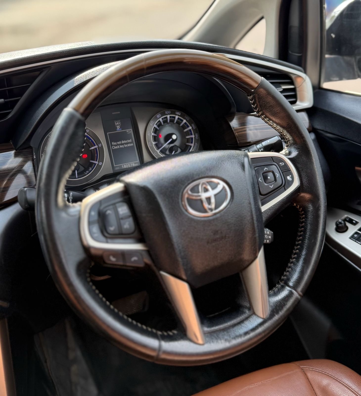 Innova Crysta 